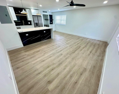 295 Brittany G Avenue - Photo Thumbnail 9