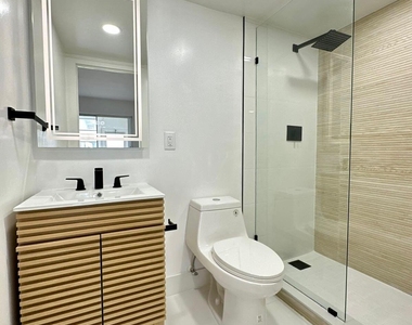 295 Brittany G Avenue - Photo Thumbnail 19