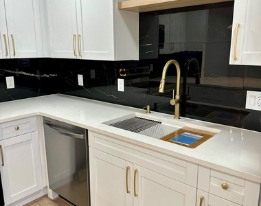 295 Brittany G Avenue - Photo Thumbnail 6