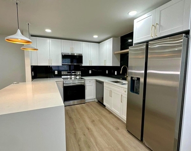 295 Brittany G Avenue - Photo Thumbnail 8