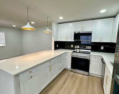 295 Brittany G Avenue - Photo Thumbnail 7