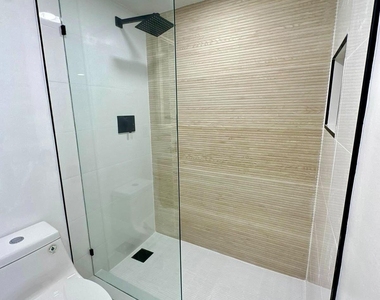 295 Brittany G Avenue - Photo Thumbnail 17
