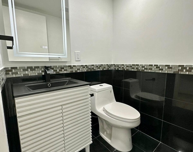 295 Brittany G Avenue - Photo Thumbnail 12