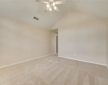 2609 Creekbend Drive - Photo Thumbnail 14