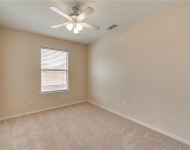 2609 Creekbend Drive - Photo Thumbnail 17