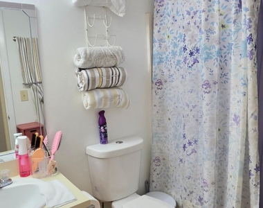 7101 Golf Colony Court - Photo Thumbnail 7