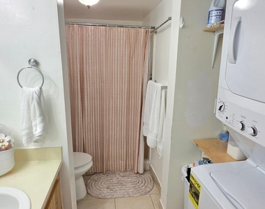 7101 Golf Colony Court - Photo Thumbnail 5