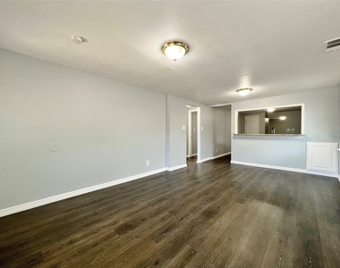 2625 E 12th Street - Photo Thumbnail 3