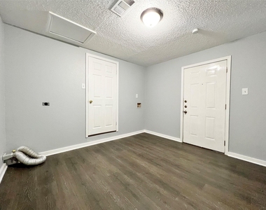 2625 E 12th Street - Photo Thumbnail 13