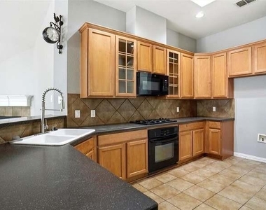 3305 Purdue Drive - Photo Thumbnail 8