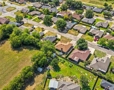 1100 Markeda - Photo Thumbnail 28