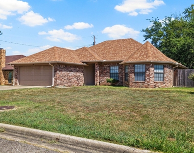 1100 Markeda - Photo Thumbnail 2