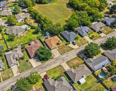 1100 Markeda - Photo Thumbnail 26