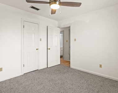 1100 Markeda - Photo Thumbnail 16