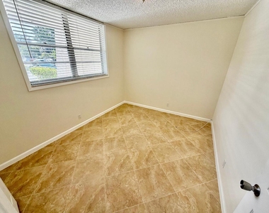 9230 Lagoon Place - Photo Thumbnail 9