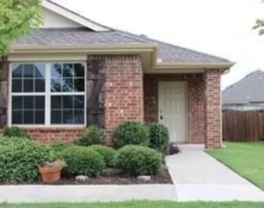 231 Belford Street S - Photo Thumbnail 1