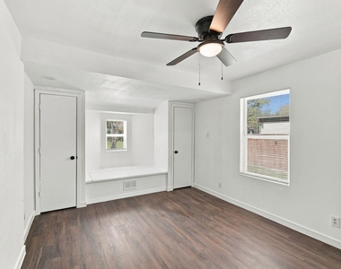 3215 Hillglenn Road - Photo Thumbnail 7