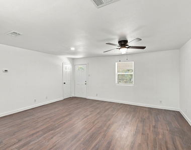 3215 Hillglenn Road - Photo Thumbnail 9
