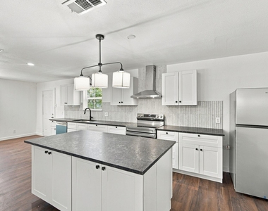 3215 Hillglenn Road - Photo Thumbnail 2
