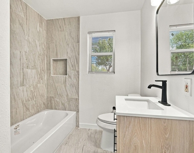 3215 Hillglenn Road - Photo Thumbnail 6
