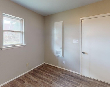 4707 E Fm 1187 - Photo Thumbnail 5