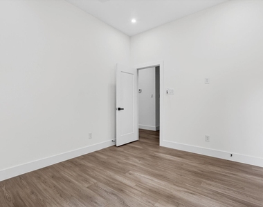 1621 Bannock Avenue - Photo Thumbnail 9