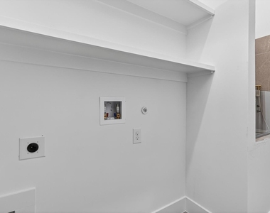 1621 Bannock Avenue - Photo Thumbnail 4