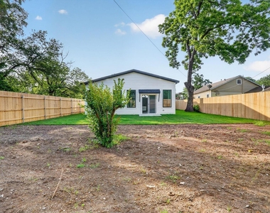 1621 Bannock Avenue - Photo Thumbnail 7