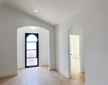 338 Texana Street - Photo Thumbnail 11