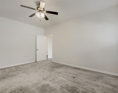 3212 Sweetwater Way - Photo Thumbnail 9