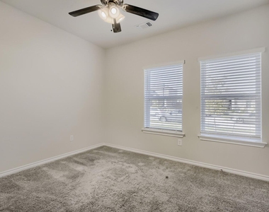 3212 Sweetwater Way - Photo Thumbnail 13