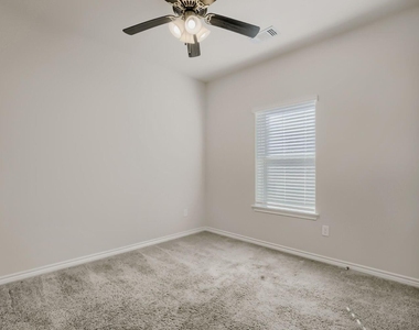 3212 Sweetwater Way - Photo Thumbnail 12