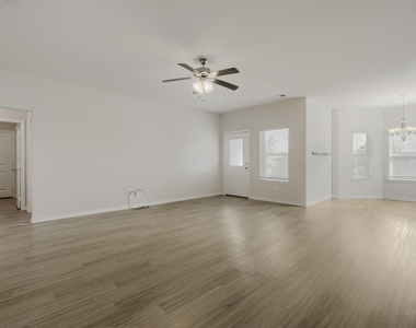 3212 Sweetwater Way - Photo Thumbnail 3