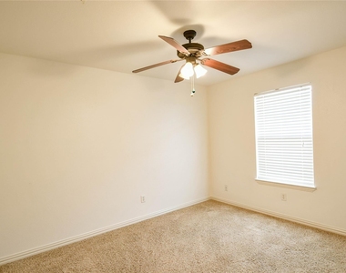 826 Rambling Court - Photo Thumbnail 17