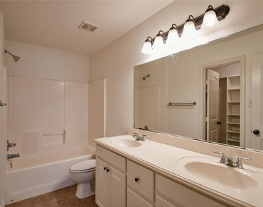 826 Rambling Court - Photo Thumbnail 21