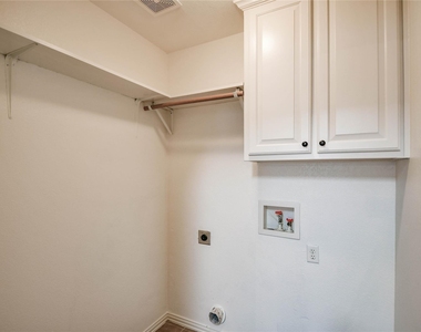 826 Rambling Court - Photo Thumbnail 12