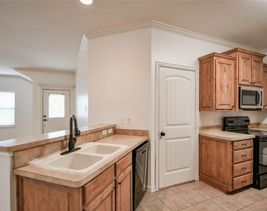 826 Rambling Court - Photo Thumbnail 8