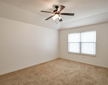 826 Rambling Court - Photo Thumbnail 20