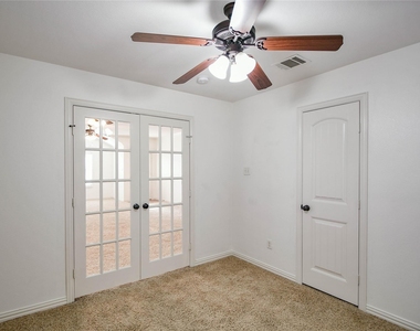 826 Rambling Court - Photo Thumbnail 14