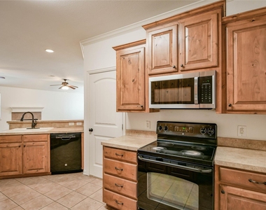 826 Rambling Court - Photo Thumbnail 10