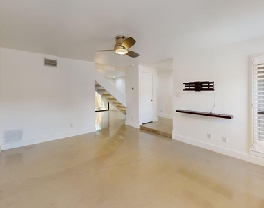 2204 W Park Boulevard - Photo Thumbnail 6