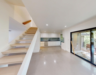2204 W Park Boulevard - Photo Thumbnail 3