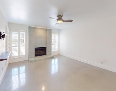 2204 W Park Boulevard - Photo Thumbnail 5