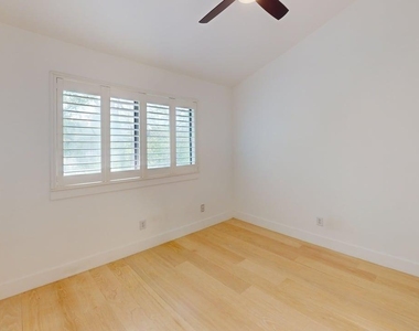 2204 W Park Boulevard - Photo Thumbnail 8
