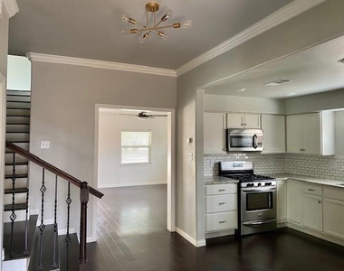 7110 Ash Street - Photo Thumbnail 4