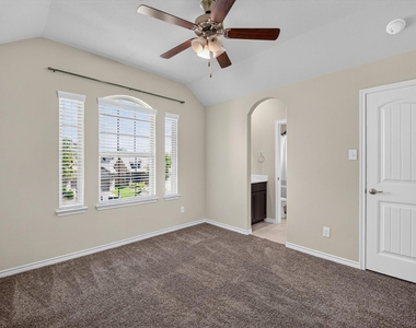 10317 Dimmit Place - Photo Thumbnail 12