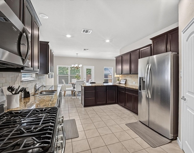 10317 Dimmit Place - Photo Thumbnail 11