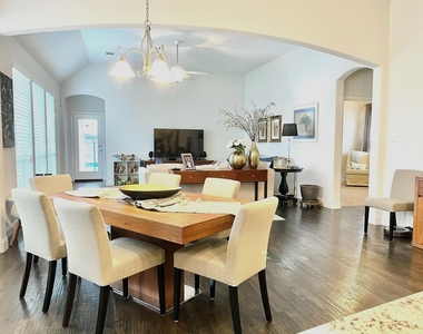 524 Wiltshire Boulevard - Photo Thumbnail 5