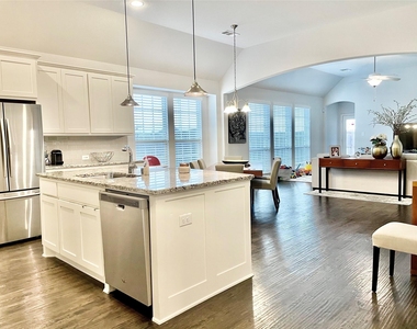 524 Wiltshire Boulevard - Photo Thumbnail 1