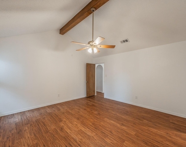 1010 Purdue Drive - Photo Thumbnail 20